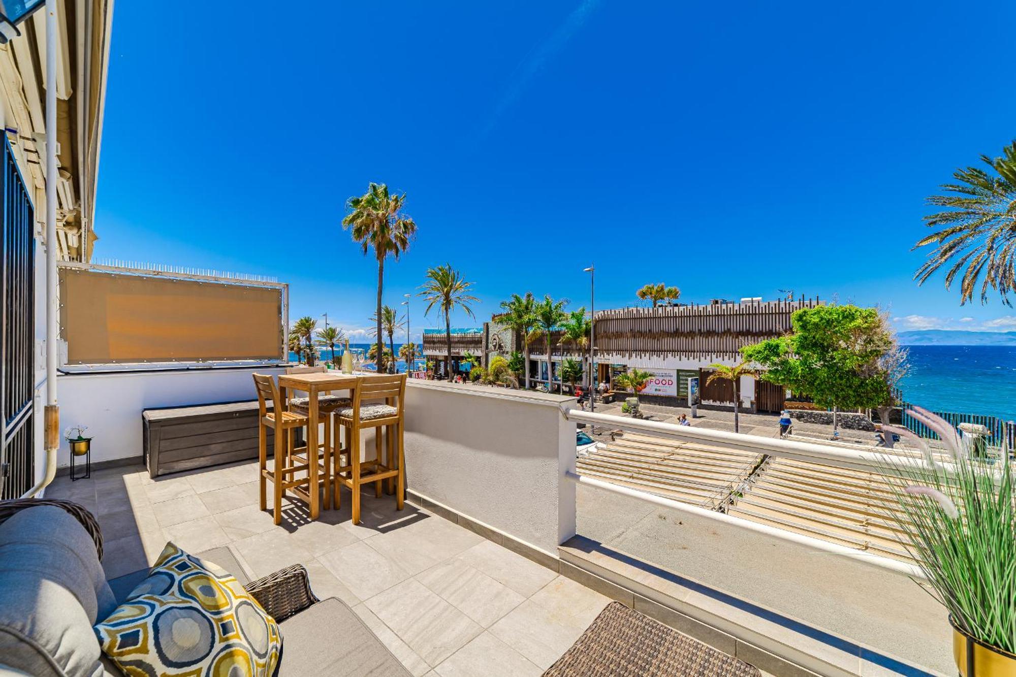 Front Of A Beach Aircon Las Americas Costa Adeje プラヤ・デ・ラス・アメリカス エクステリア 写真