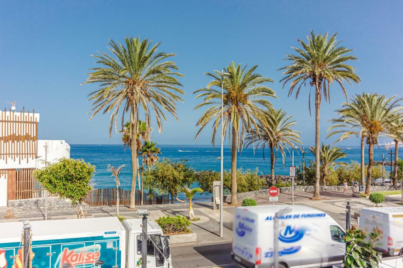 Front Of A Beach Aircon Las Americas Costa Adeje プラヤ・デ・ラス・アメリカス エクステリア 写真
