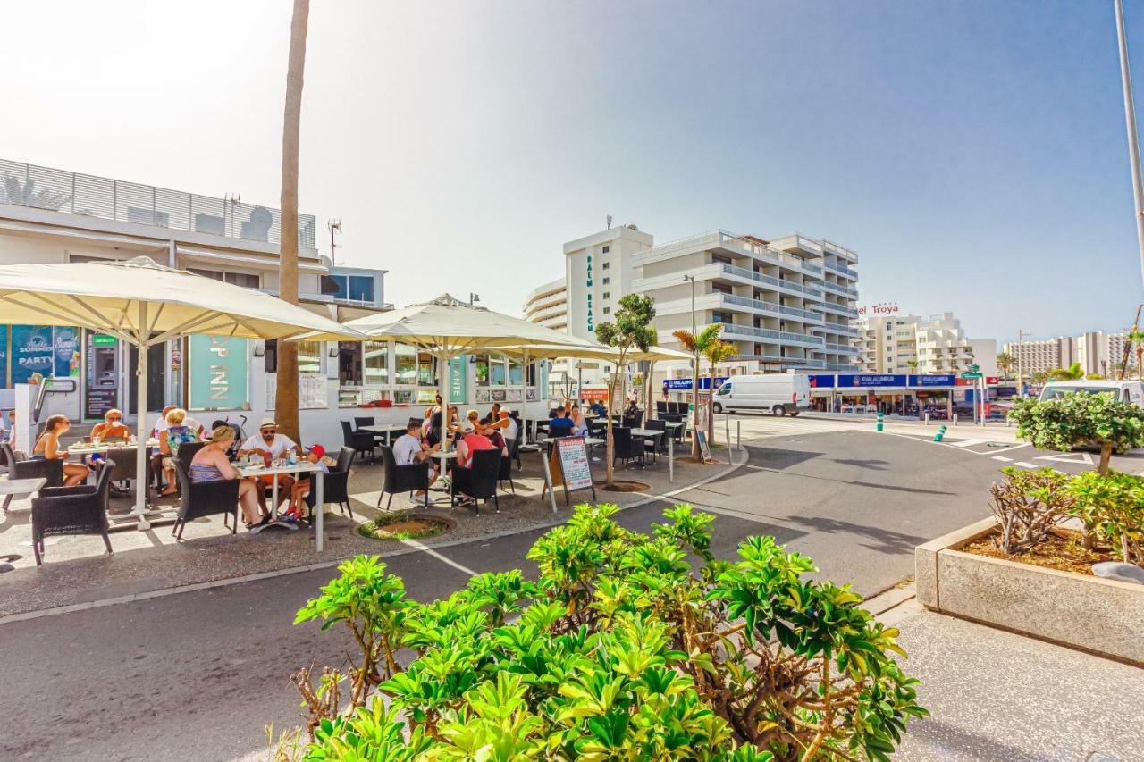 Front Of A Beach Aircon Las Americas Costa Adeje プラヤ・デ・ラス・アメリカス エクステリア 写真