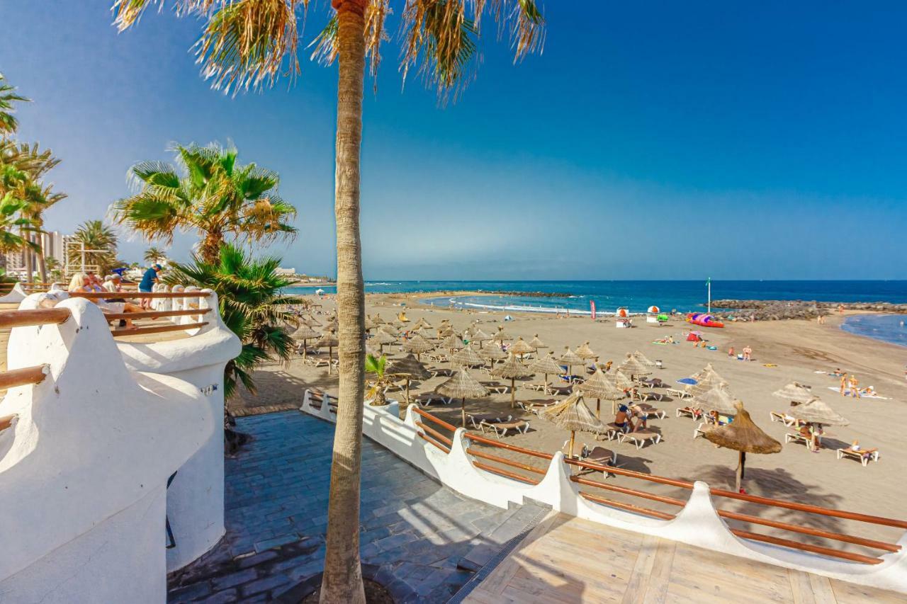 Front Of A Beach Aircon Las Americas Costa Adeje プラヤ・デ・ラス・アメリカス エクステリア 写真
